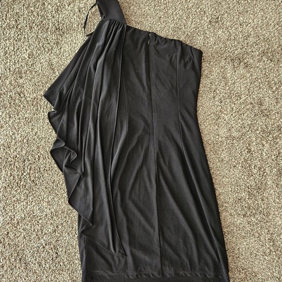 Le Chateau One-Shoulder Black Dress - Picture 6 of 9
